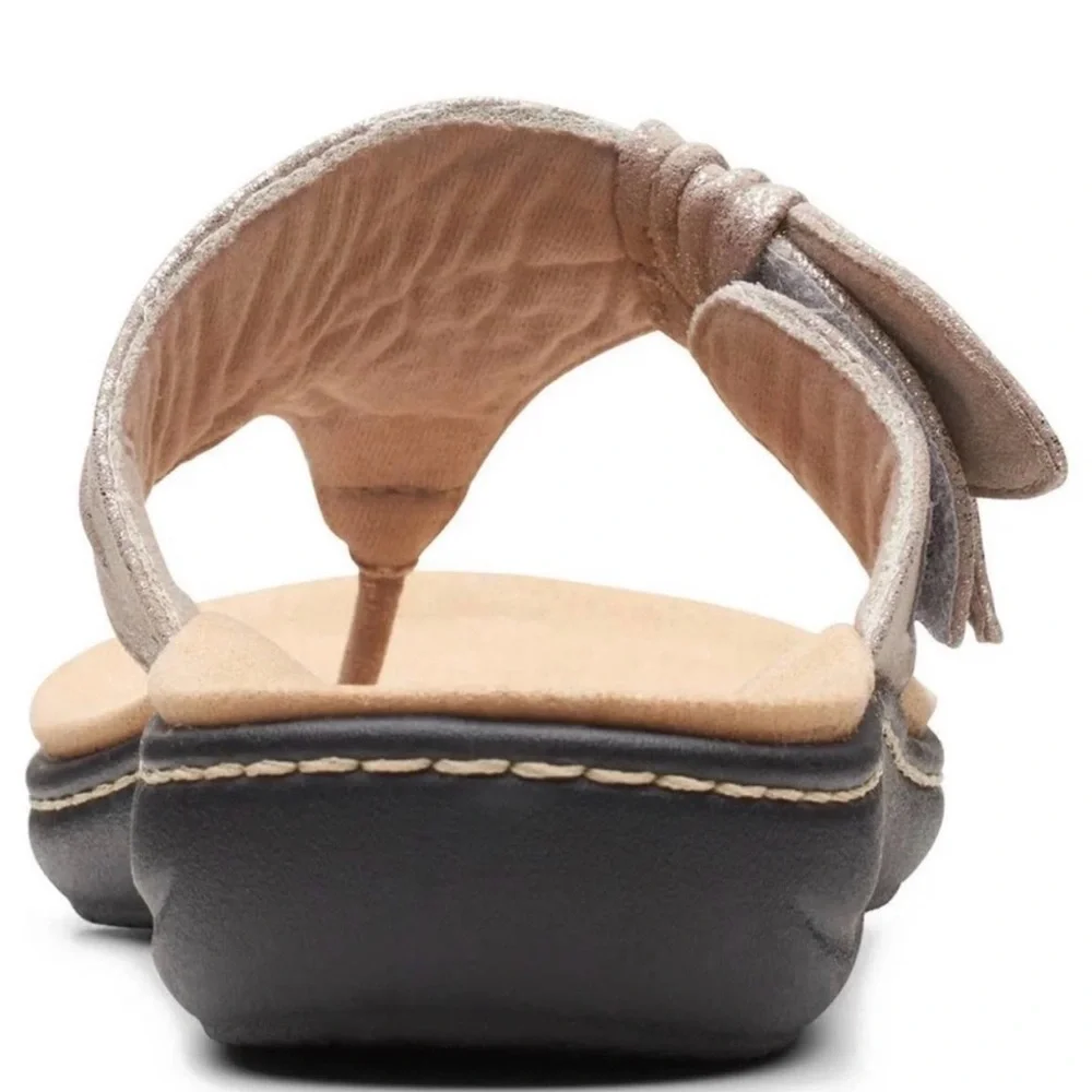 Clarks Laurieann Rae Sandal in Taupe Metallic 12W